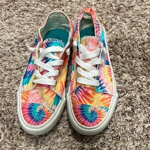 Vibrant Tie-Dye Women's Sneakers